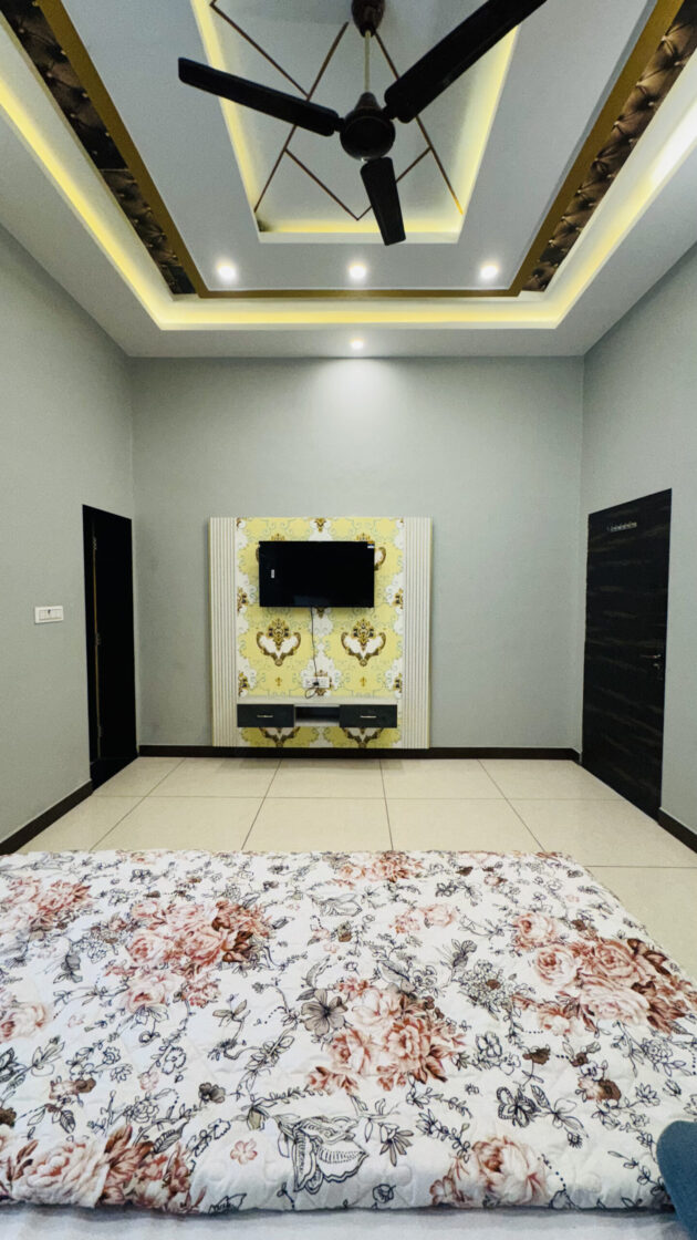 Luxury Couple Room - Image 3