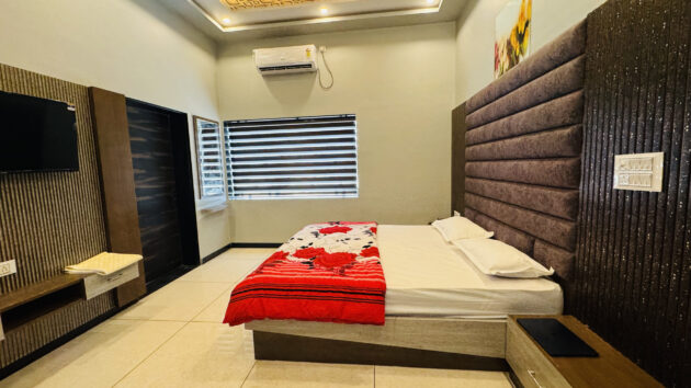 Premium Deluxe Room - Image 4