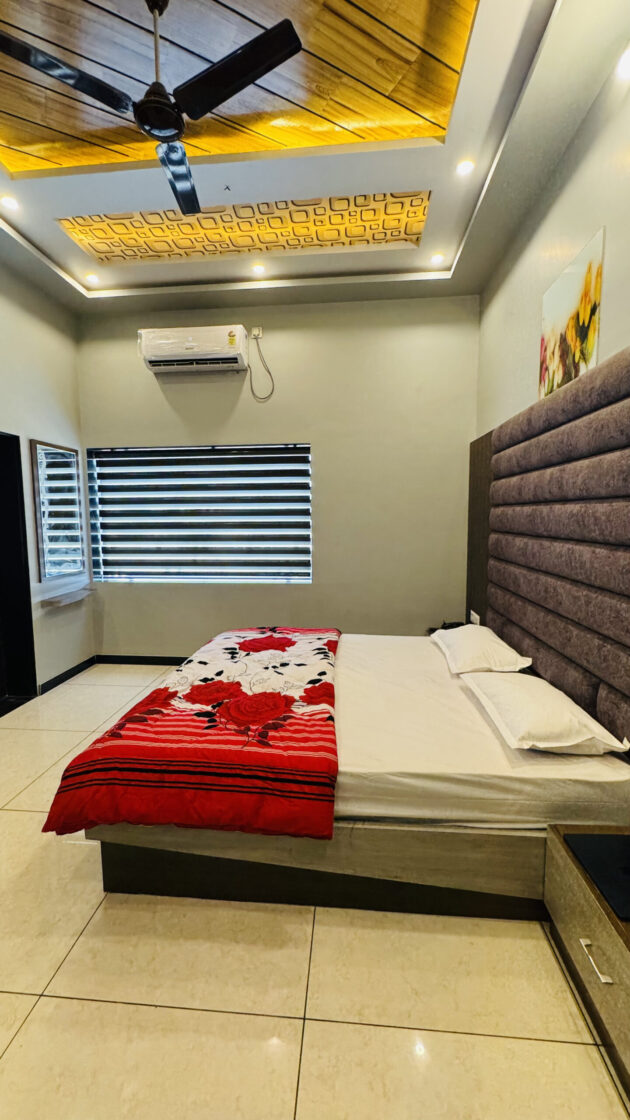 Premium Deluxe Room - Image 6