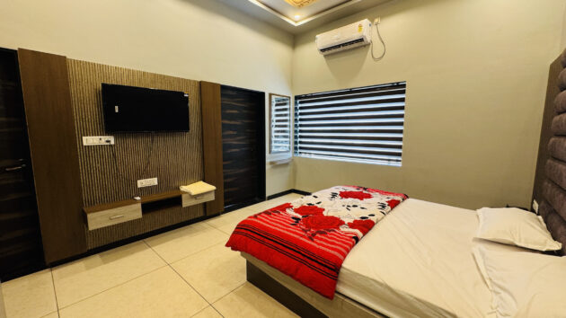 Premium Deluxe Room - Image 9