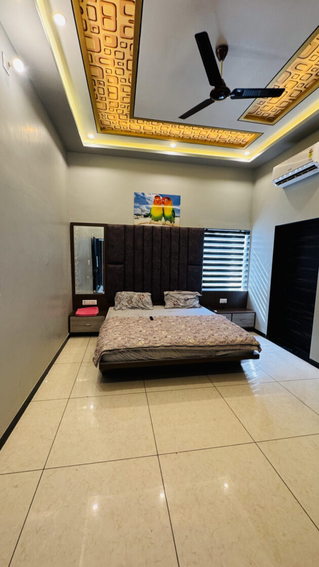 Elegant Executive Room with Modern Comforts